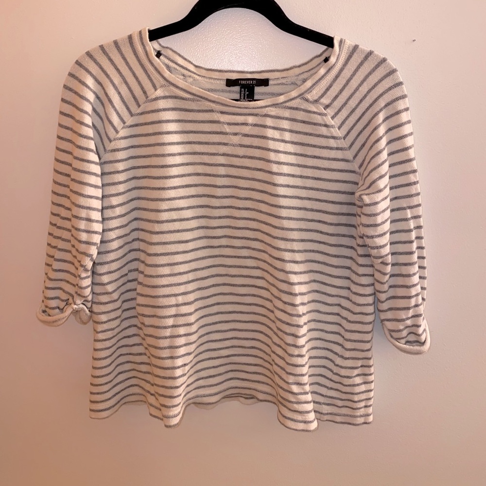 FOREVER 21 CREWNECK SWEATSHIRT